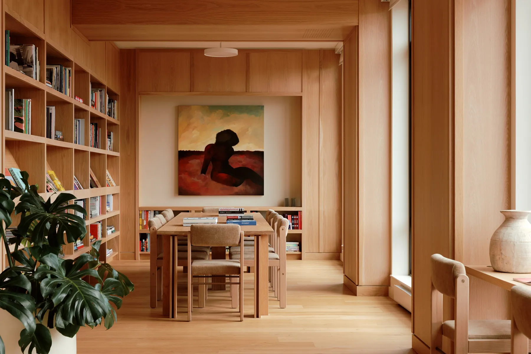 Ray Harlem Interior
